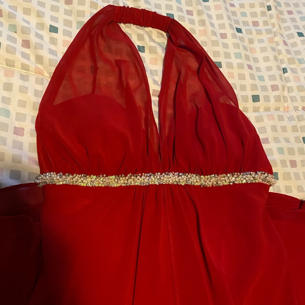 Red dress - Picture 2 of 7